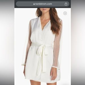 Flora Nikrooz Showstopper White Robe